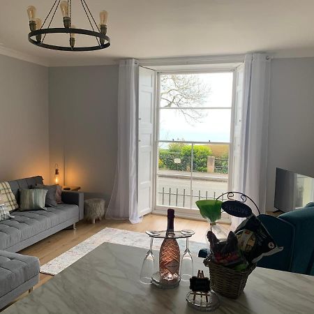 Beautiful Flat With Harbour Views Tenby Extérieur photo