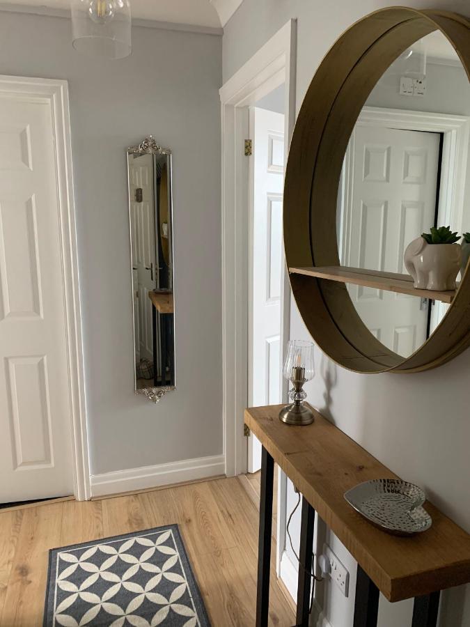 Beautiful Flat With Harbour Views Tenby Extérieur photo
