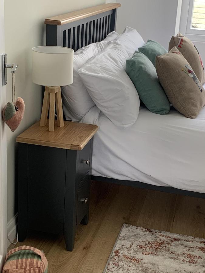 Beautiful Flat With Harbour Views Tenby Extérieur photo